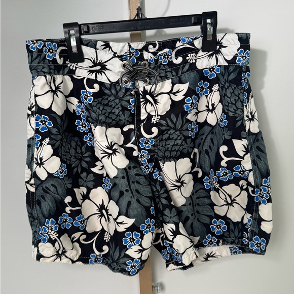Birdwell Beach Britches Men’s Estimated Size Small Swim Trunks Hawaiian Print - Picture 1 of 6